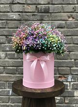 Цветочная композиция из Гипсофила и Розы в шляпной коробке в Каменной Балке