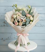 Букет цветов из:  Розы и Лизиантусы в Каменной Балке