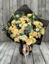 Букет цветов из:  Розы и Лизиантусы в Каменной Балке