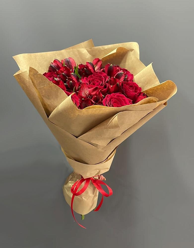 Букет цветов из: Альстромерии и Розы в Каменной Балке