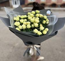 Букет Белые кустовые розы Солинеро в Каменной Балке