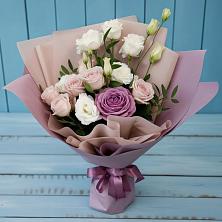 Букет цветов из:  Розы и Лизиантусы в Каменной Балке