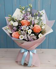 Букет цветов из:  Лизиантусы, Розы, Альстромерии и Гипсофила в Каменной Балке