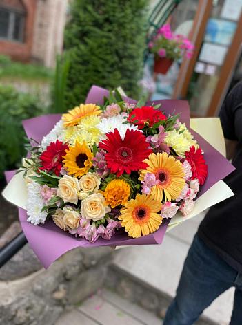 Букет цветов из: Герберы, Ромашки, Хризантемы, Розы и Подсолнухи в Каменной Балке