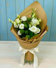 Букет цветов из:  Хризантемы и Лизиантусы в Каменной Балке