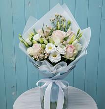 Букет цветов из:  Розы и Лизиантусы в Каменной Балке
