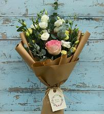 Букет цветов из:  Розы и Лизиантусы в Каменной Балке